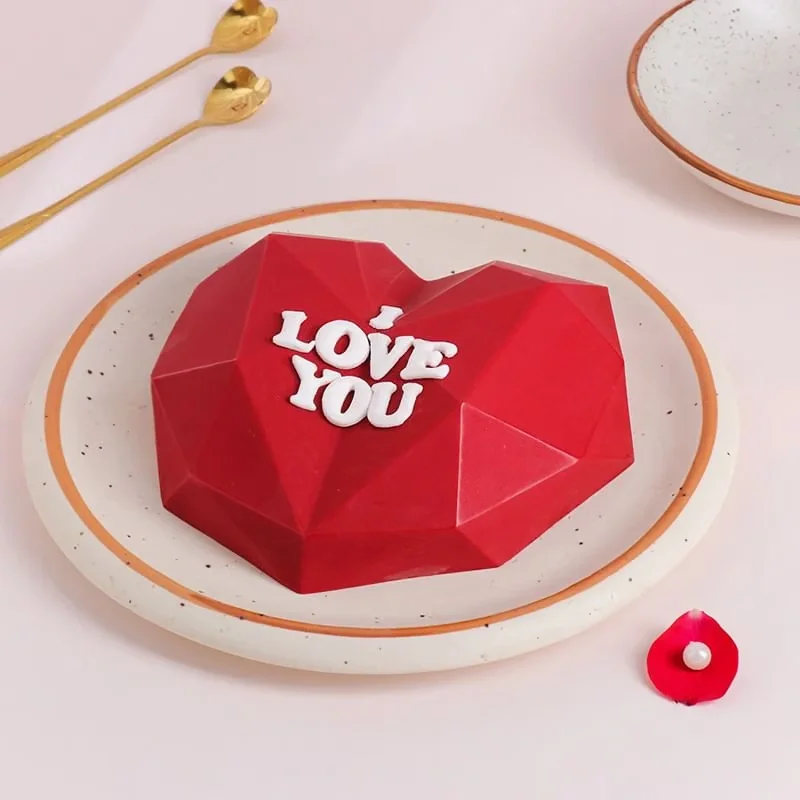 Red Love Choco Pinata Cake Delice