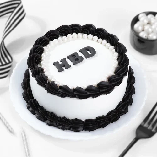 pclassicblackandwhitecake387820m