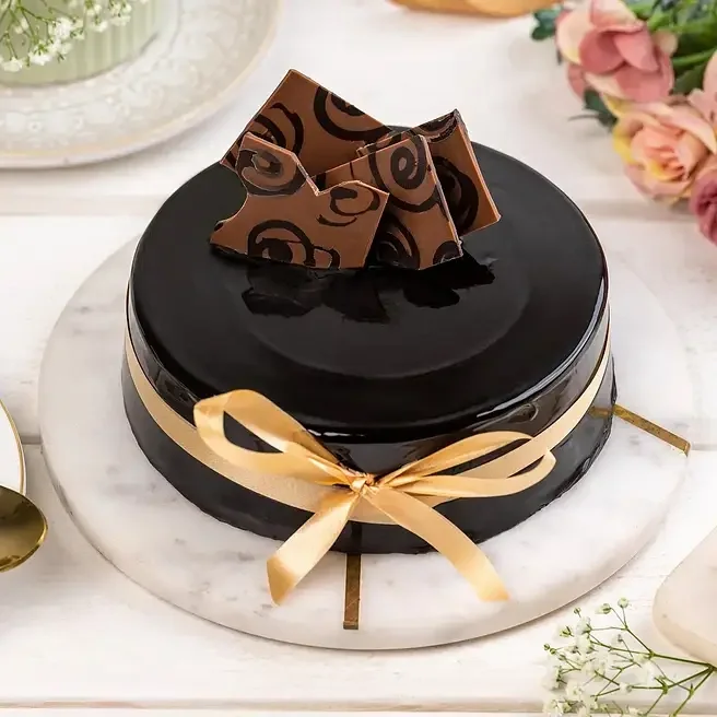 decoratedchocolatetrufflecakehalfkg1