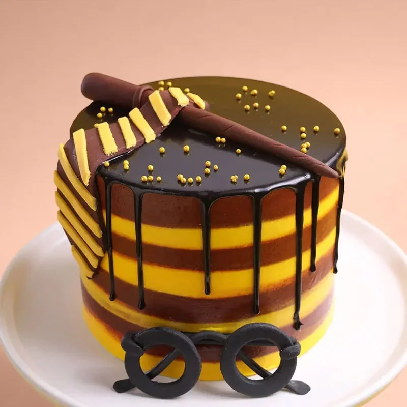Harry Potter Gryffindor Drip Cake Sweet
