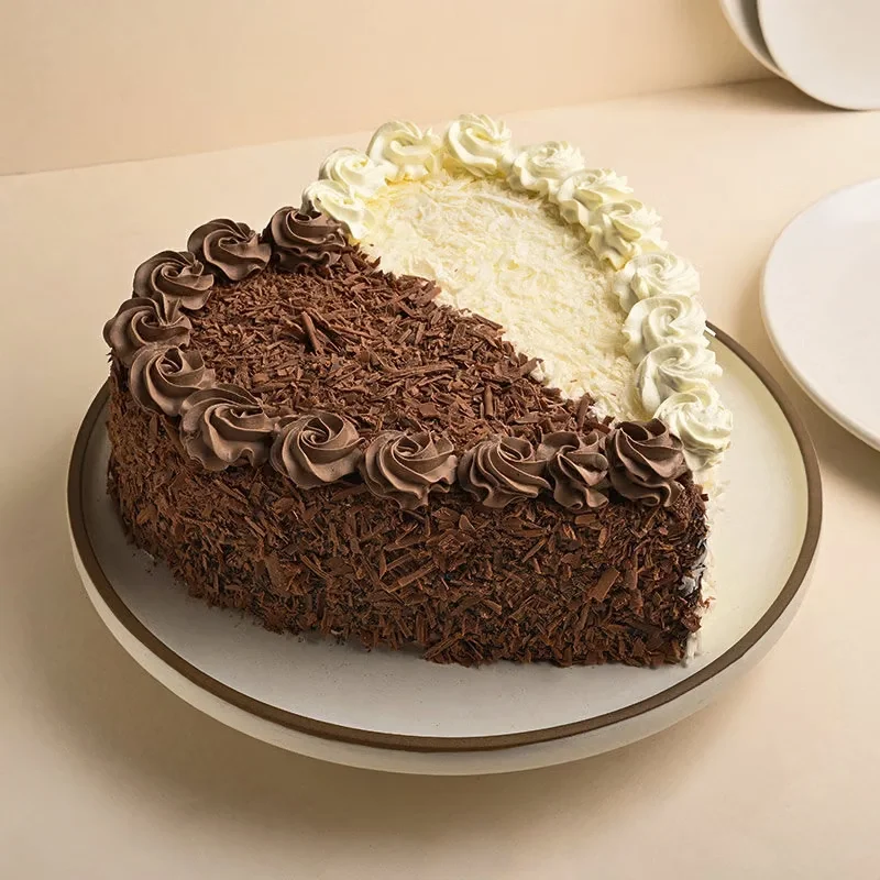 chocolateblissheartcake9797530caA0