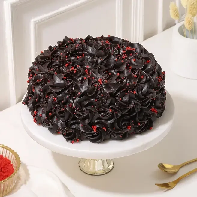 trufflecoatedredvelvetcake2