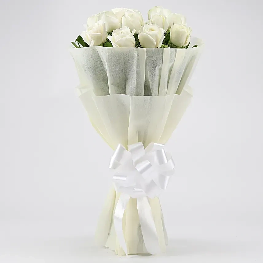 Elegant Pristine White Roses Flowers Bouquet