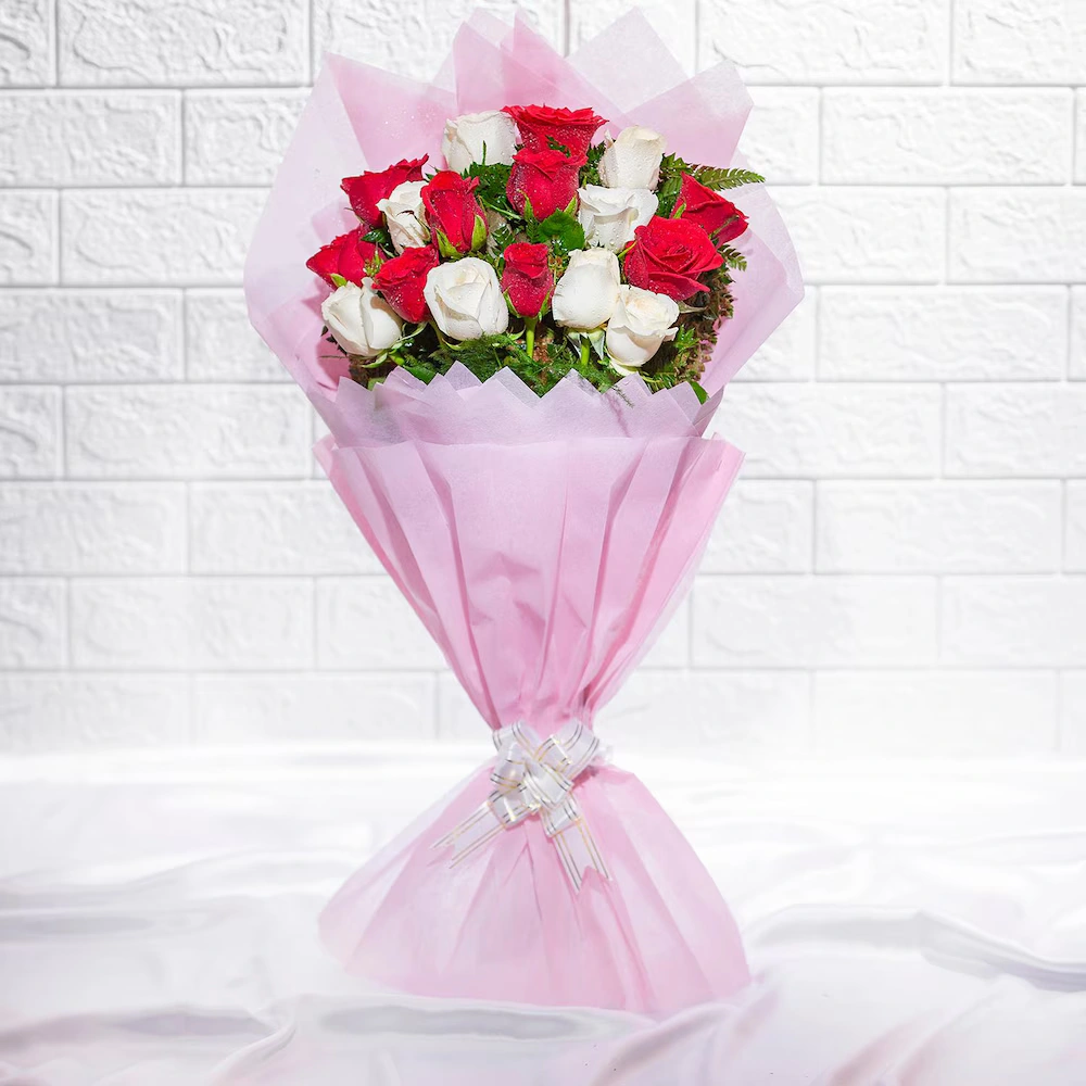 Ravishing Mix Roses Flowers  Bouquet