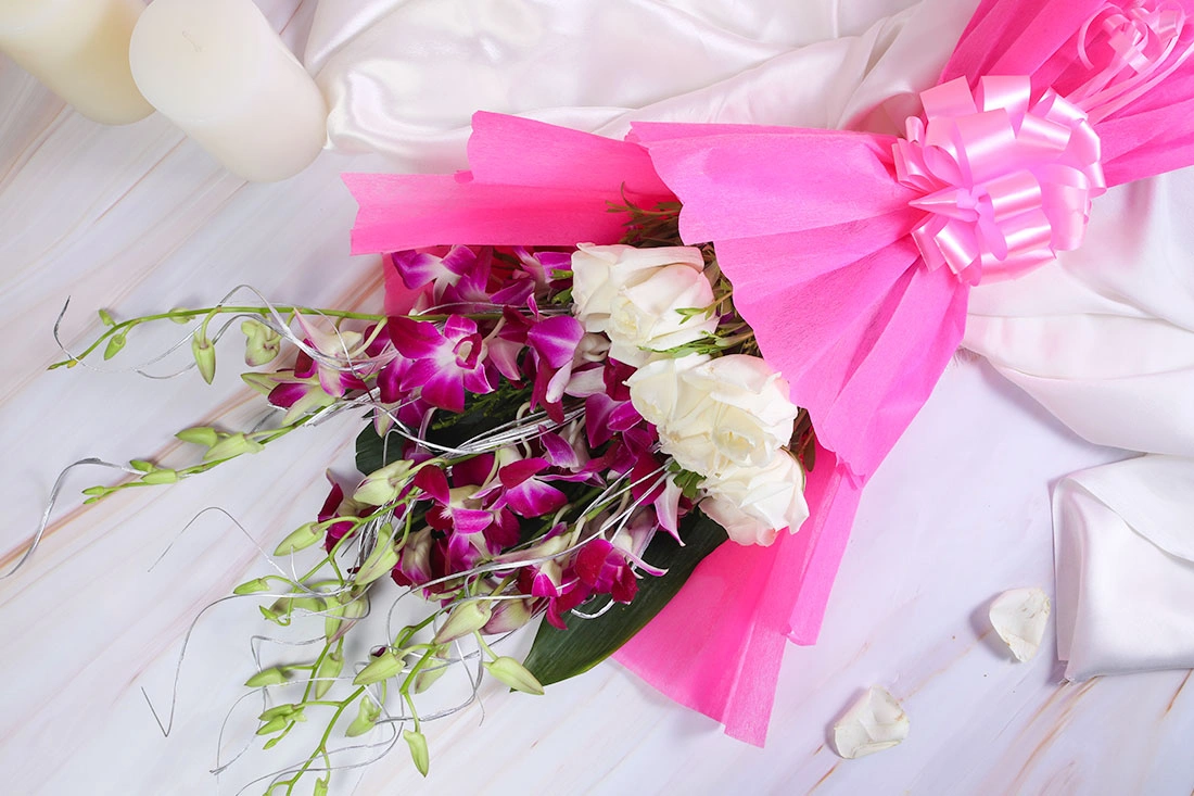 Rose and orchid gifting Flowers  bouquet 