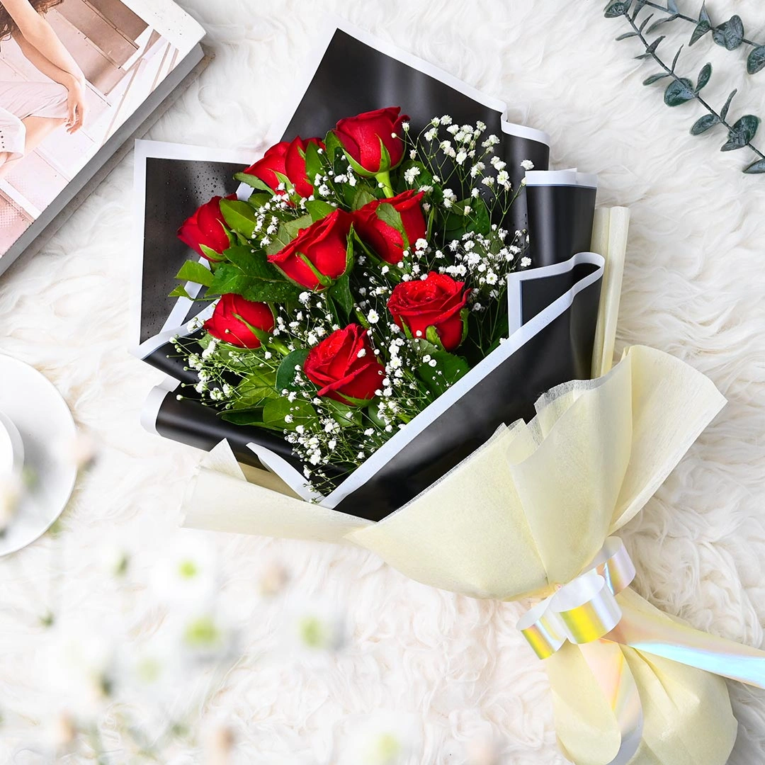 Heartfelt Red Roses Flowers Bouquet