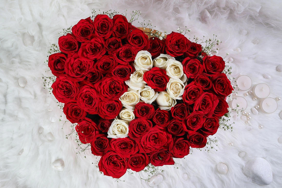 Red hot figurine Bouquet