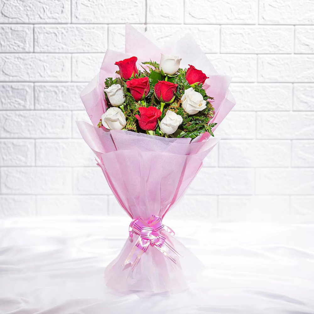 Classy Mix Roses Flowers Bouquet