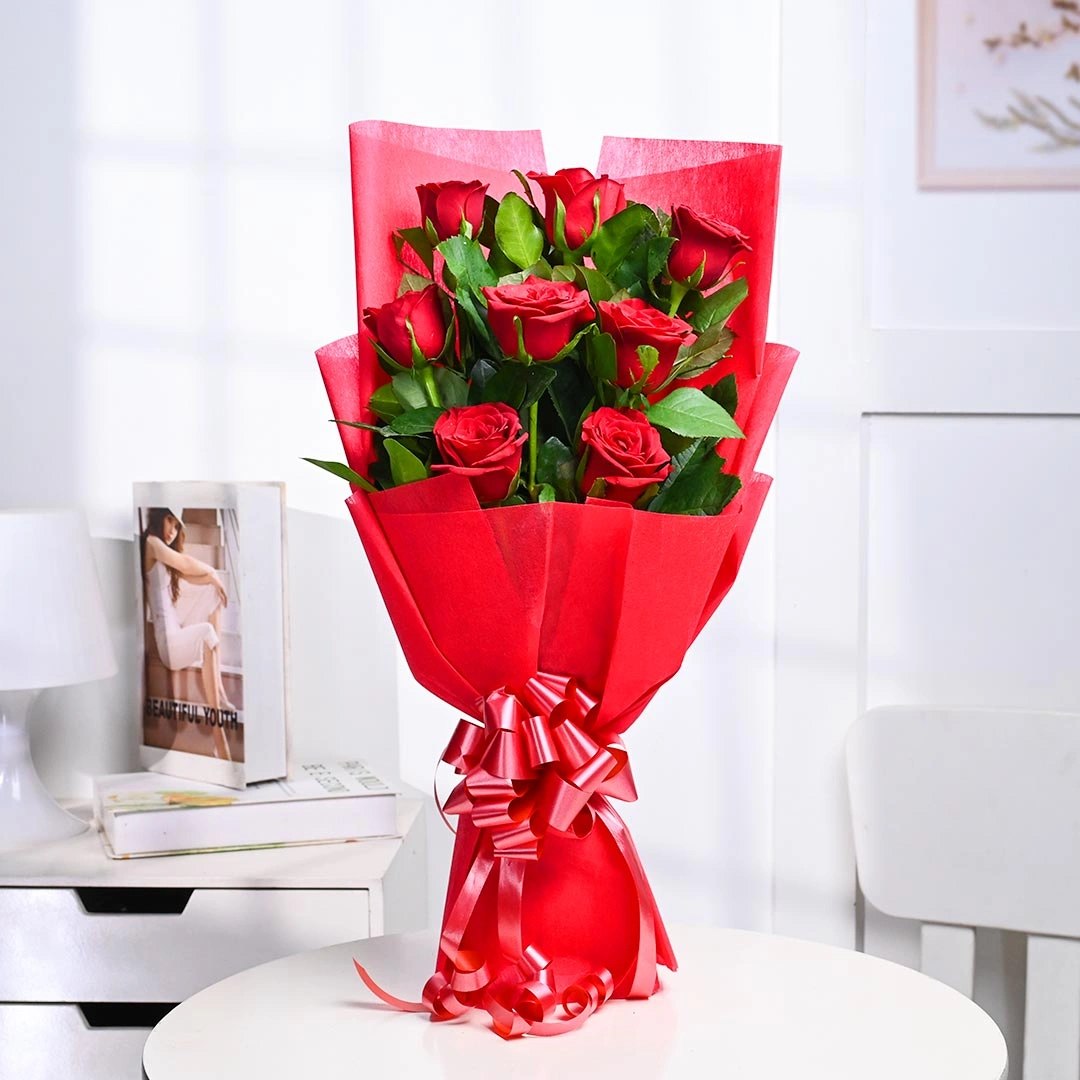 Charming Red Roses Flowers  Bouquet 
