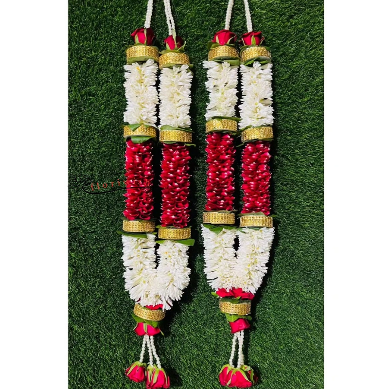 Rajnigandha And Rose Varmala