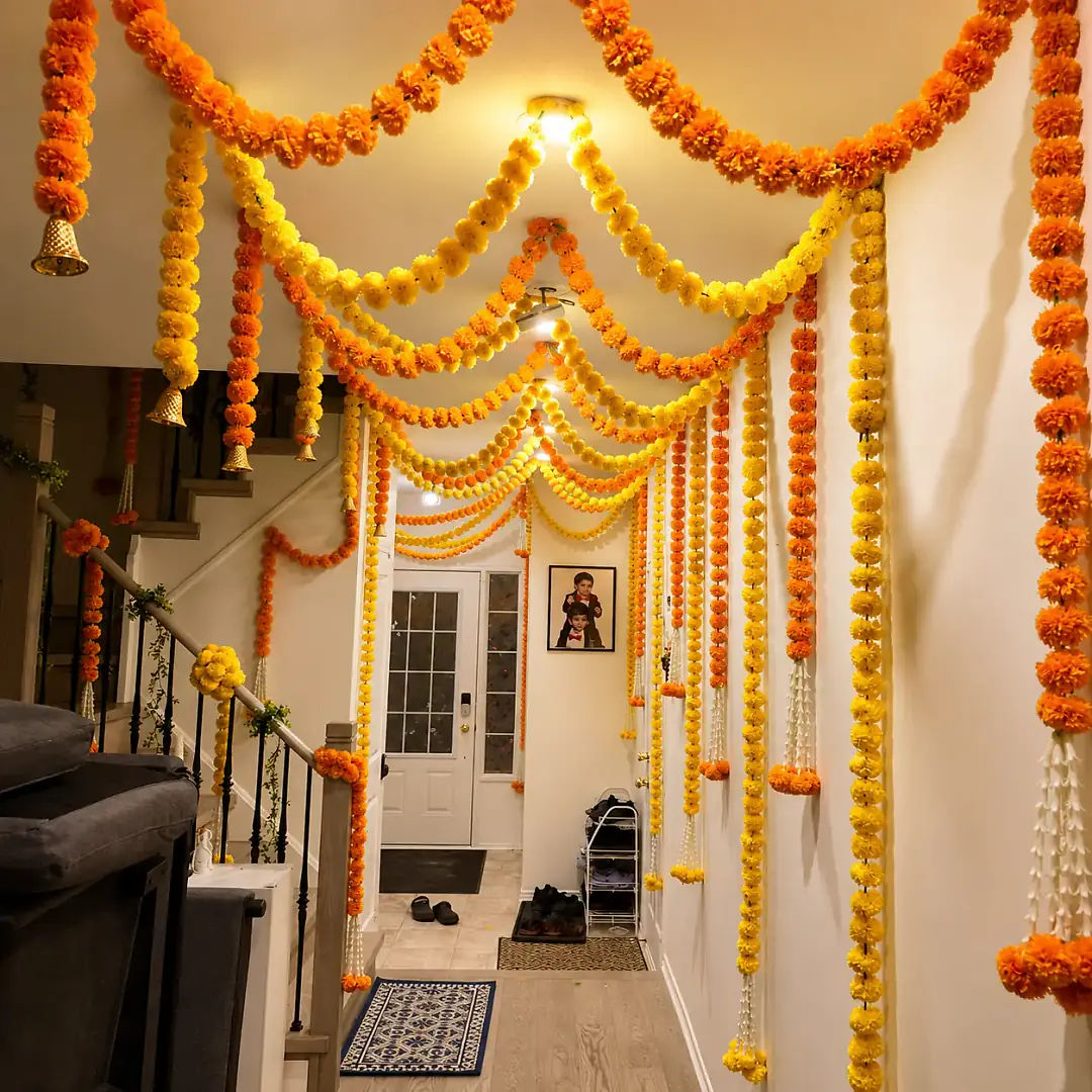 Classic Housewarming Flower Decoration Setup
