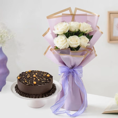 pmidnighttruffleandwhiterosesbouquet388291m
