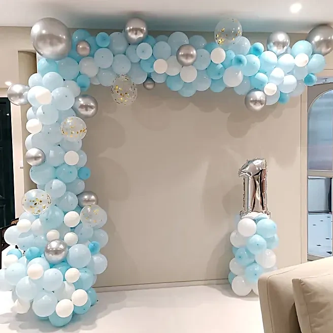 personalisedblueandwhiteballoongarlanddecor1