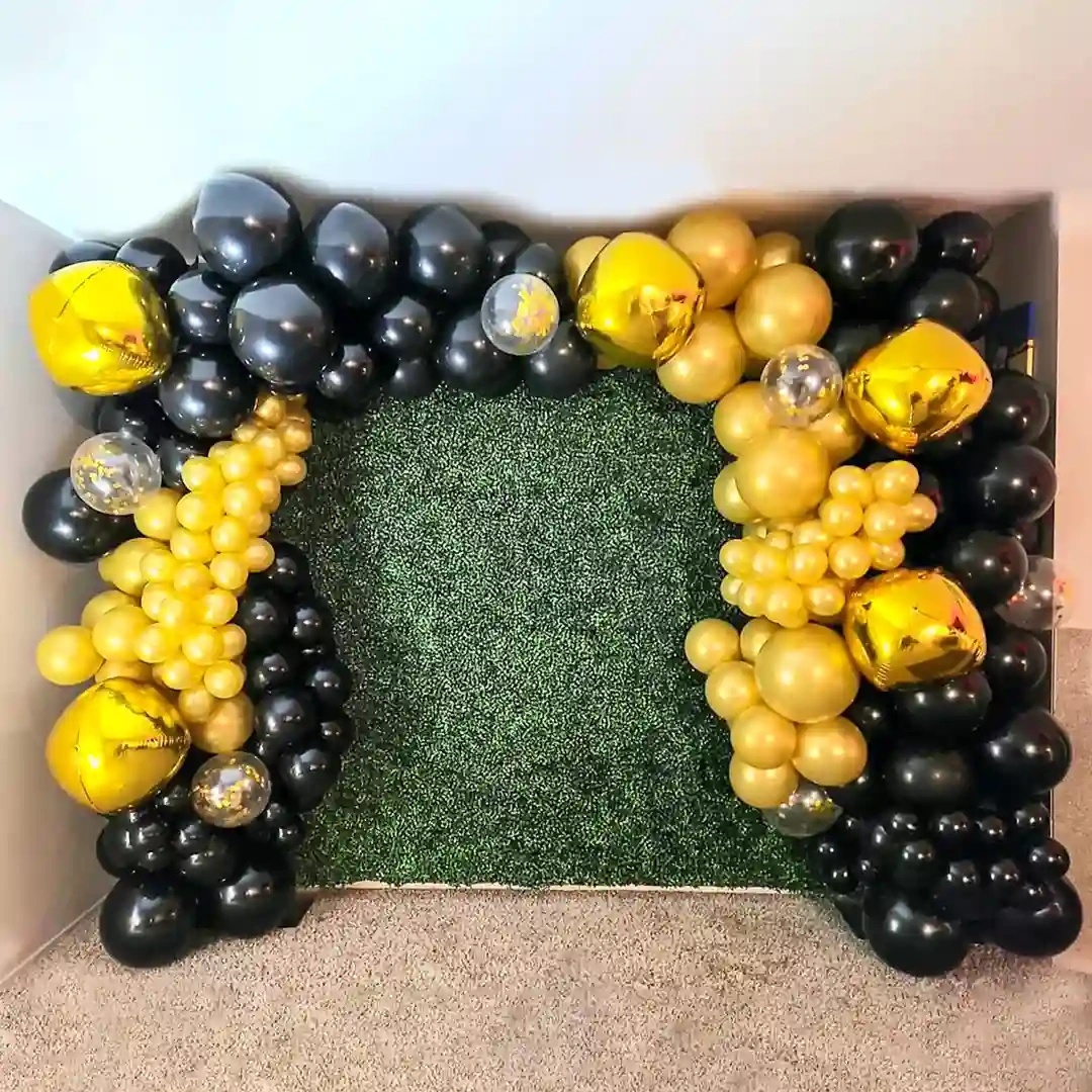 Black-Golden Themed Sequin Decor Set 
