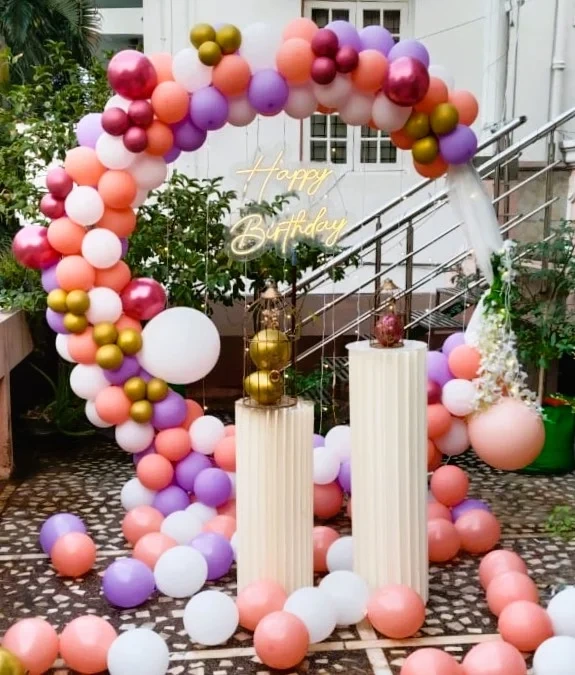 GoldPastelBloomRingDecor