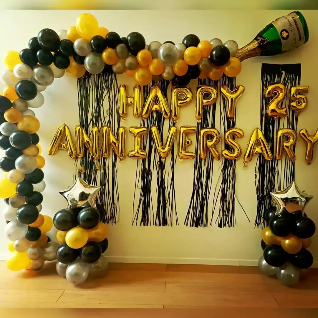 goldandblackanniversarydecormain1692344101