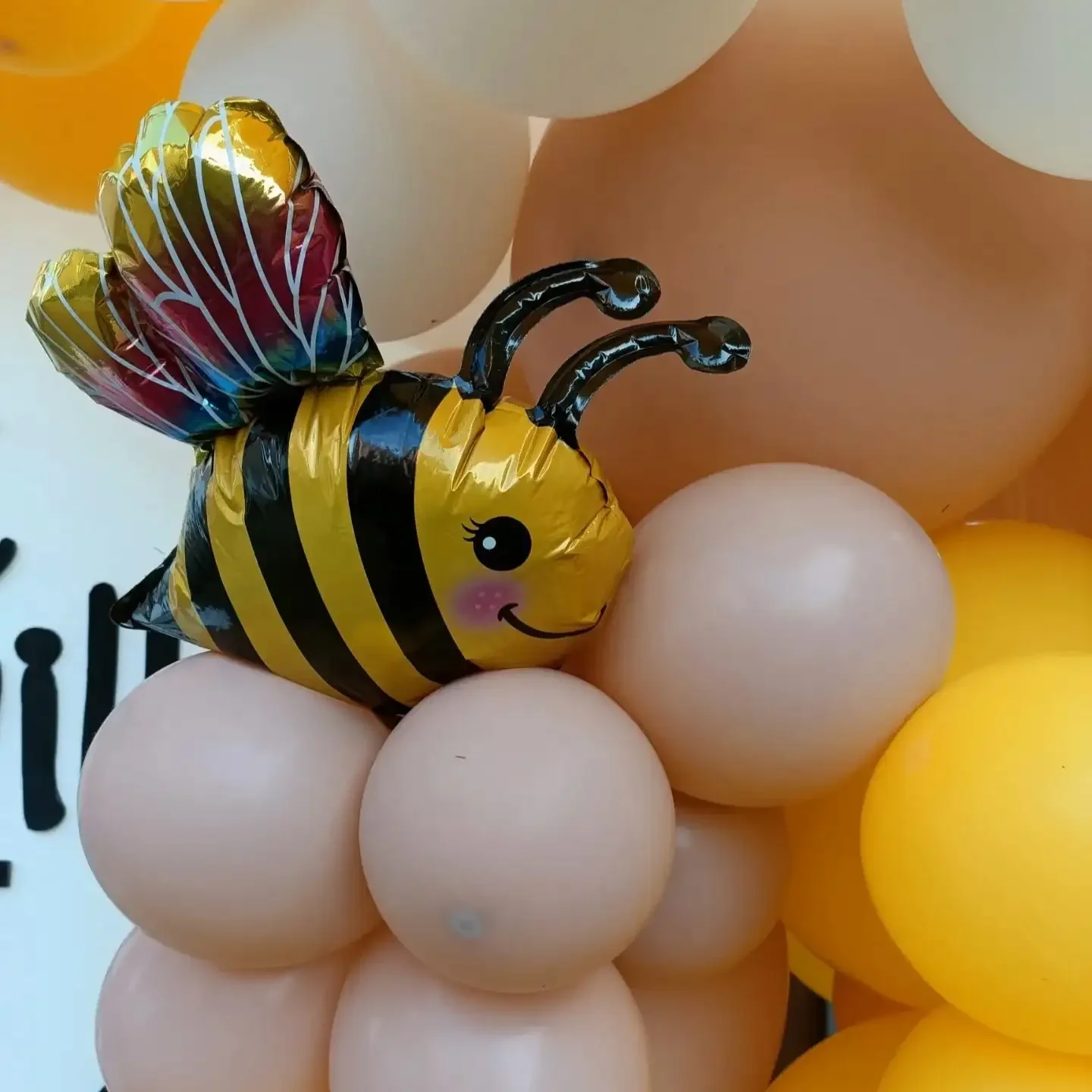 Outdoor Baby Shower Balloon Decoration Setup