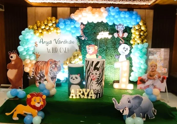 JungleSafariTrailThemeDecor